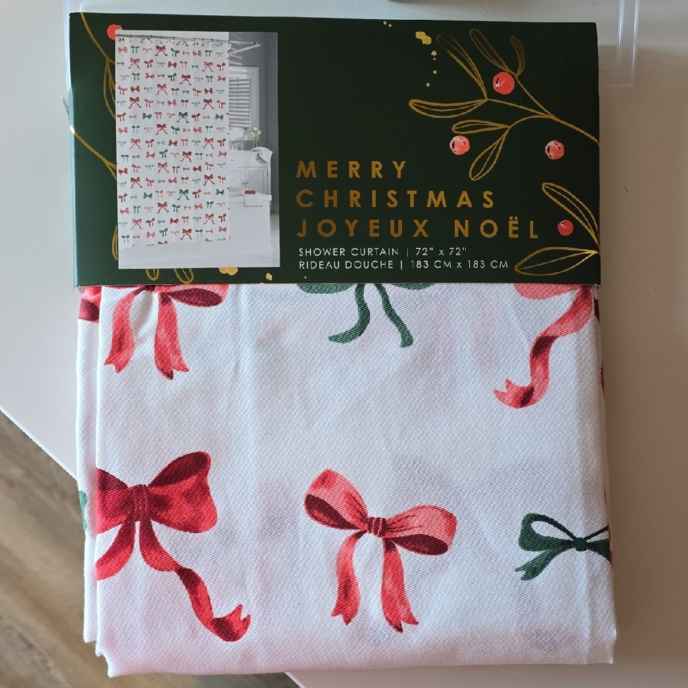 🎀 Christmas Shower Curtain - Red and Green Bows